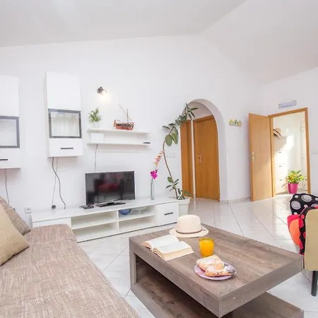 Family Apartment Bilic Apartment *