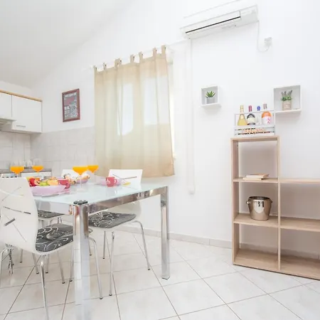 Family Apartment Bilic *
