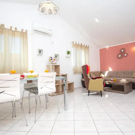 Family Apartment Bilic Apartment Rogoznica (Sibenik-Knin)