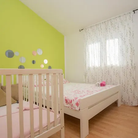 Family Apartment Bilic Apartment